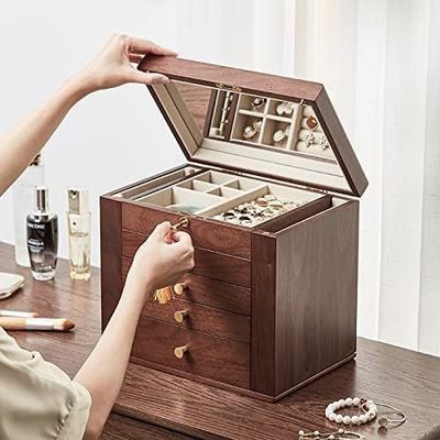 Παραδοσιακό ξύλινο κοσμηματοπωλείο με 5 συρτάρια και δύο πλευρικές πόρτες σε γυαλισμένο καρύδι