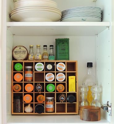Κουζίνα Βασικά μπαμπού ξύλινο ράφι μπαχαρικών με κουτιά σκιάς και ρυθμιζόμενο πλωτό ράφι